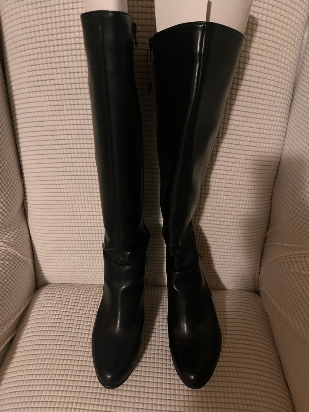 Classic Black Knee-High Women's Boots
